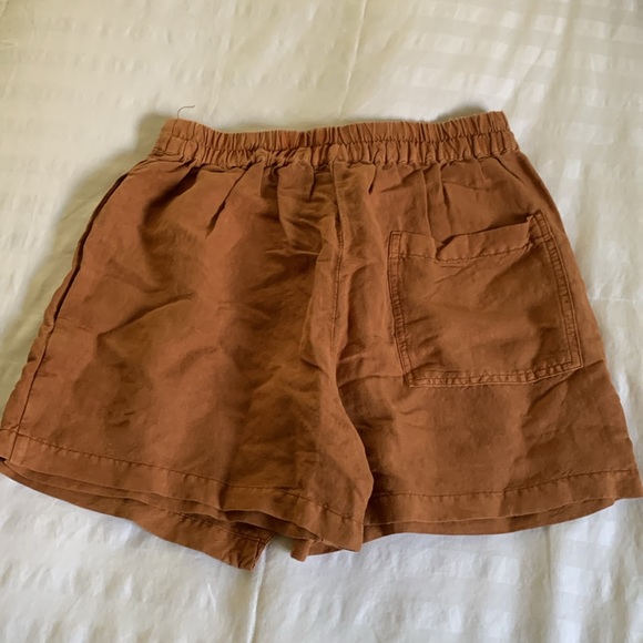 Linen scort - Picture 3 of 5